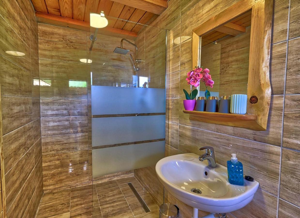 Glamping Brodej Hotel Vitanje Buitenkant foto